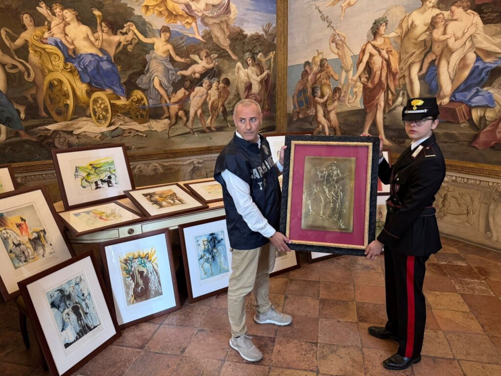 Photos with Italian Carabinieri del Nucleo TPC di Roma police with fake Salvador Dali prints